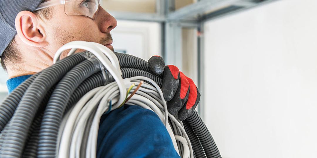 10 Reasons You Should Call a Professional Emergency Electrician