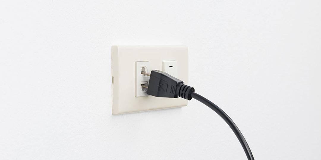 Why do Electrical Plugs Fall Out of the Outlets?