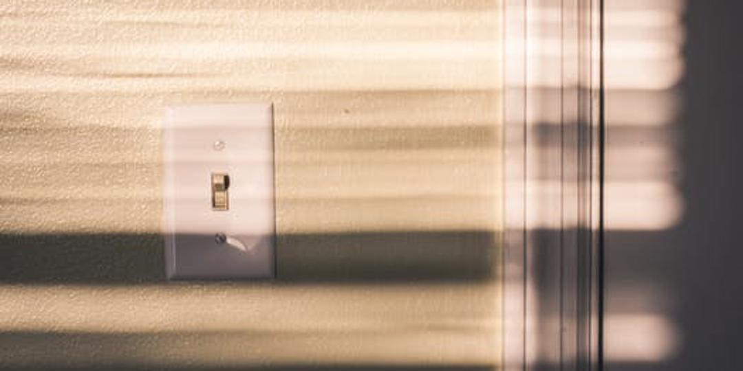 Light Switch Wear – Signs Your Switch Needs Replacing